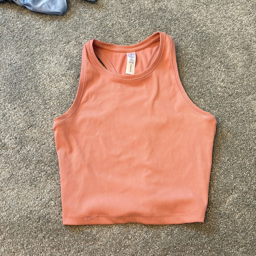 pink tank top